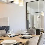 Gabi - Seaview & Spacious Terrace, Znjan Apartamento *