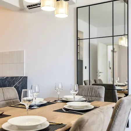 Gabi - Seaview & Spacious Terrace, Znjan Daire *
