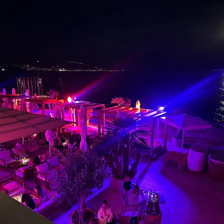 Gabi - Seaview & Spacious Terrace, Znjan *