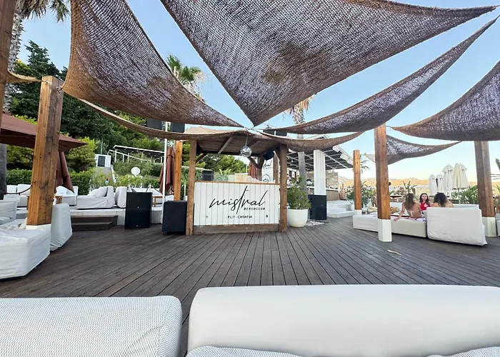 아파트 Apartment Gabi - Seaview & Spacious Terrace, Znjan