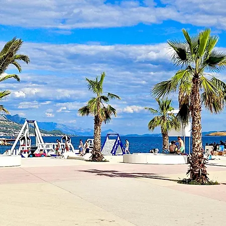 Apartment Gabi - Sea View & Spacious Terrace, Znjan Appartement