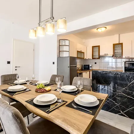 Apartment Apartment Gabi - Sea View & Spacious Terrace, Znjan *