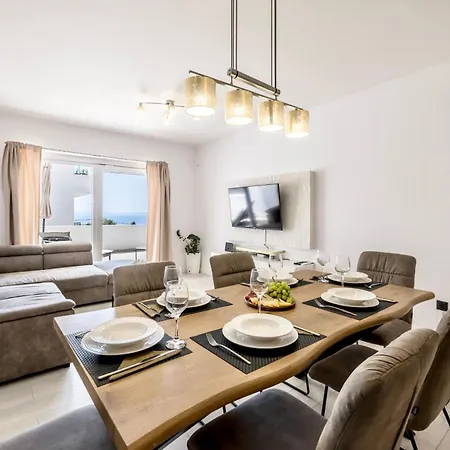 Apartment Apartment Gabi - Sea View & Spacious Terrace, Znjan Split