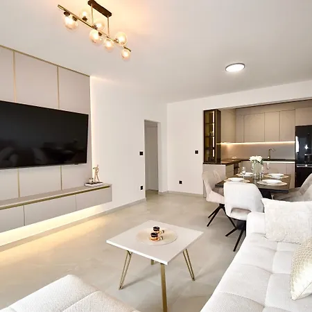Golden Pearl - Exclusive Seaview Apartment With Jacuzzi & Spacious Teracce, Znjan Apartament Split