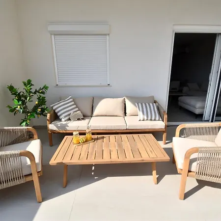 Golden Pearl - Exclusive Seaview With Jacuzzi & Spacious Teracce, Znjan Apartment *