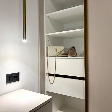 Апартаменты Golden Pearl - Exclusive Seaview With Jacuzzi & Spacious Teracce, Znjan Сплит