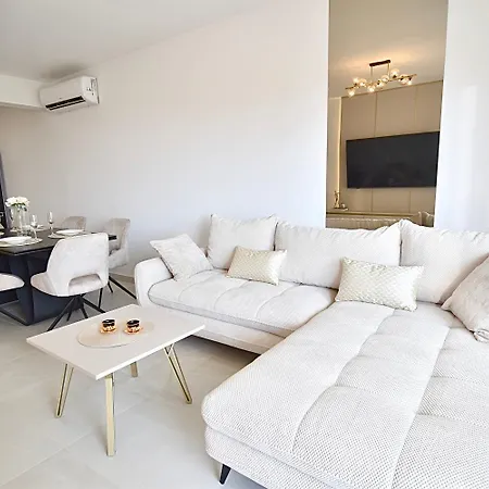 Golden Pearl - Exclusive Seaview With Jacuzzi & Spacious Teracce, Znjan Apartment