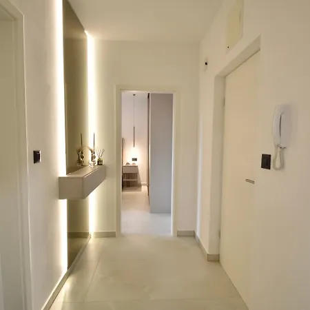 Appartamento Golden Pearl - Exclusive Seaview With Jacuzzi & Spacious Teracce, Znjan Spalato