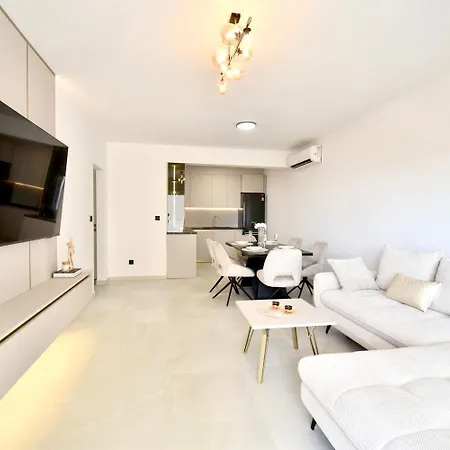 Golden Pearl - Exclusive Seaview With Jacuzzi & Spacious Teracce, Znjan スプリト