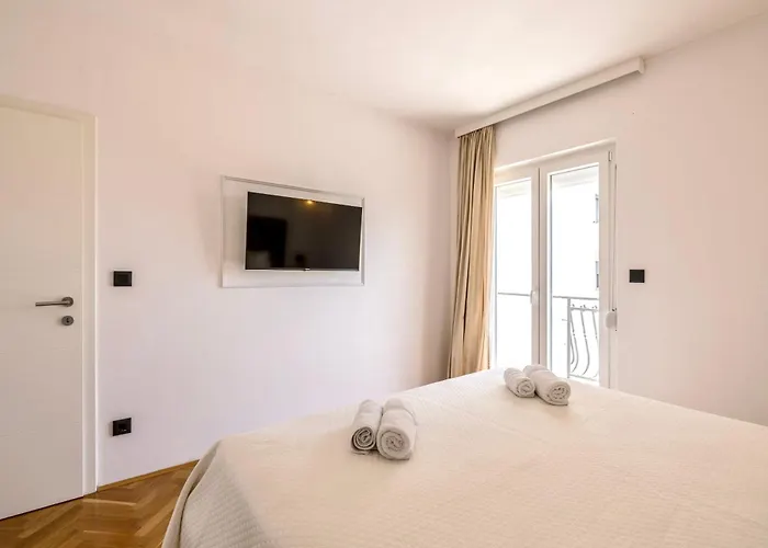 Apartment Gabi - Seaview & Spacious Terrace, Znjan Apartman Split