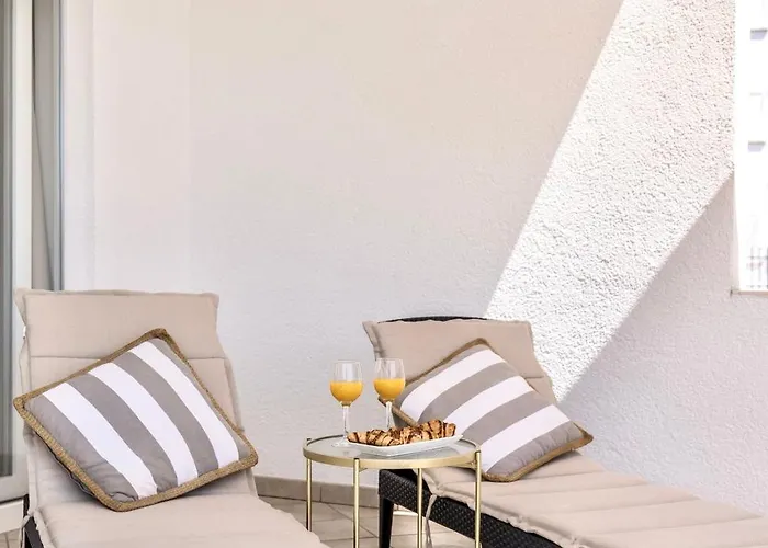 Apartment Gabi - Seaview & Spacious Terrace, Znjan * Split